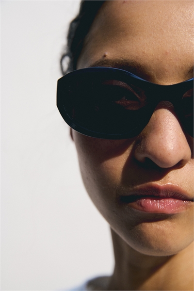 Овальные солнцезащитные очки 1295761001