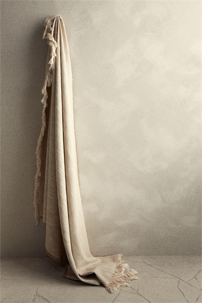 Одеяло из тонкого плетения с бахромой 1283871001