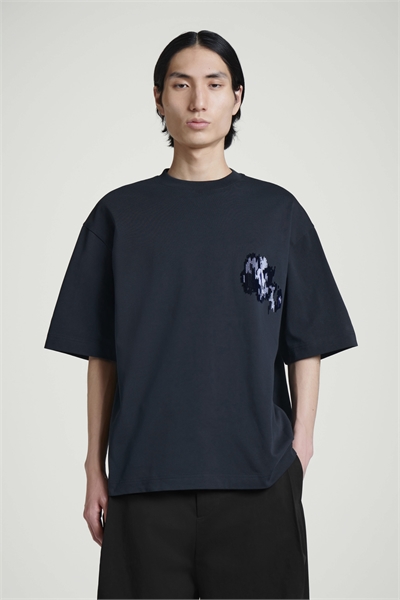 Плотная футболка с вышивкой и нашивками 1281635001