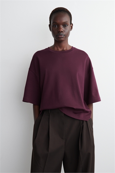 Широкая футболка оверсайз 1264085010