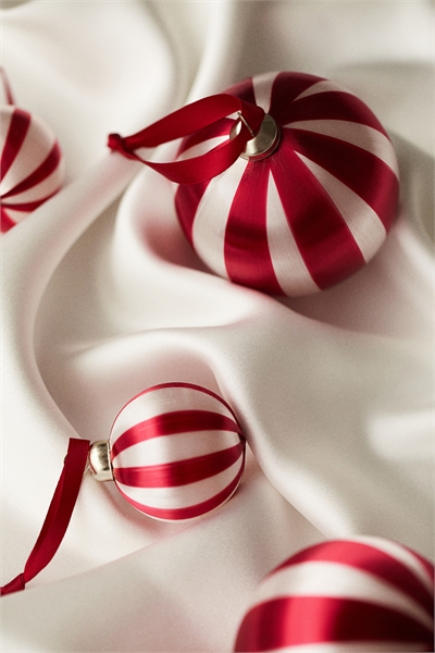 Елочная игрушка с атласными нитями 1114258007