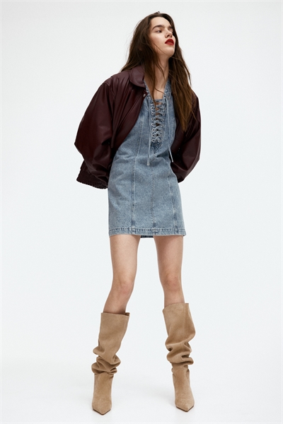 Джинсовое платье со шнуровкой 1270517001