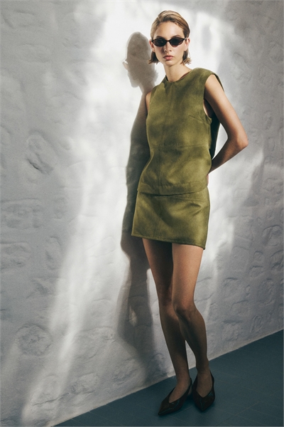 Топ без рукавов 1304873001