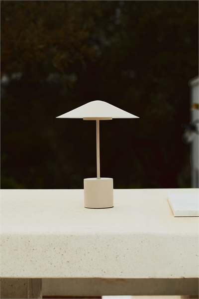 Аккумуляторная настольная лампа для улицы 1235174002