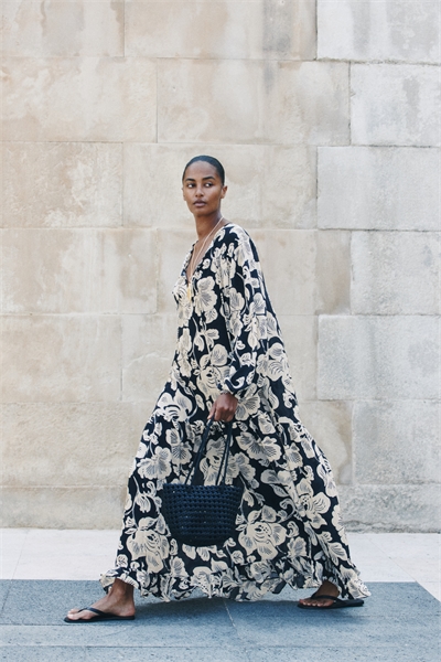 Объемное платье 1297178002