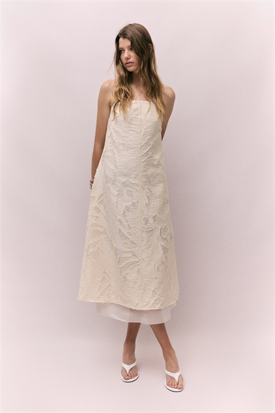 Платье-бандо из жаккардового плетения 1297784001