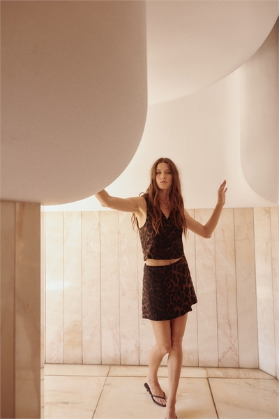 Короткая юбка 1288135005