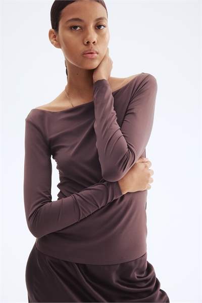 Топ с вырезом-лодочкой 1303364002