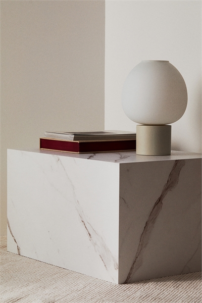 Настольная лампа из дерева и стекла 1110191005