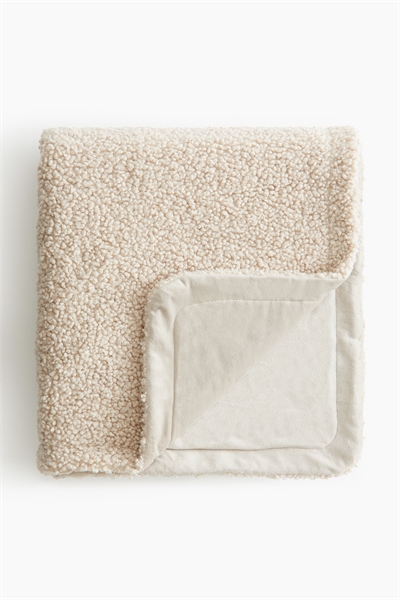 Плюшевое одеяло артикул 1216894005