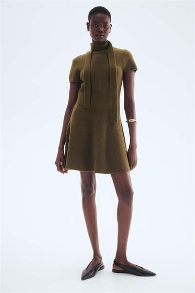 Трикотажное платье с отделкой шарфом 1299726001