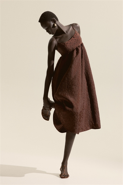 Платье на бретелях из жаккардового плетения 1299963001