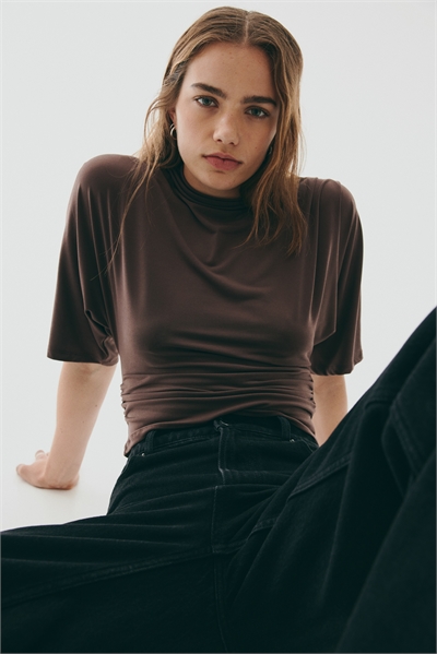 Топ с драпировкой 1300613002