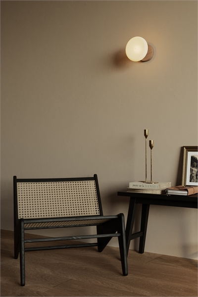 Деревянный настенный светильник с лампочкой 1204373001