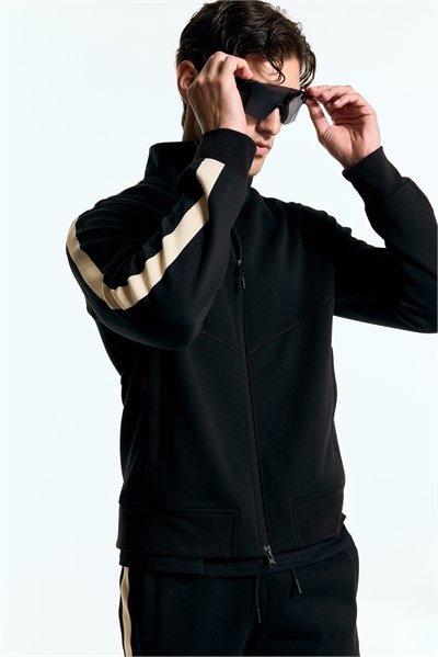 Спортивная куртка Regular Fit с DryMove™ артикул 1298895001