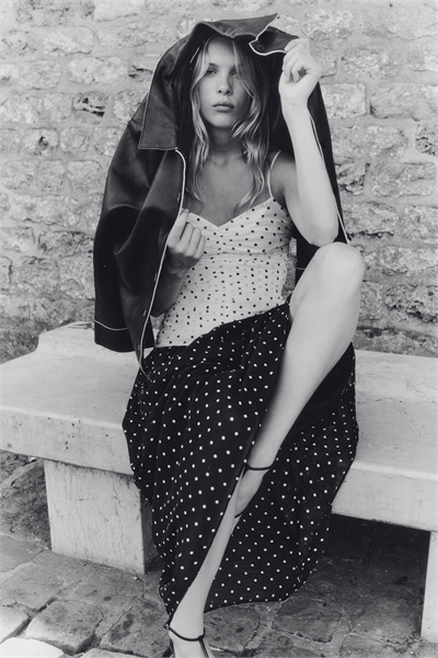 Платье на бретельках 1317837001