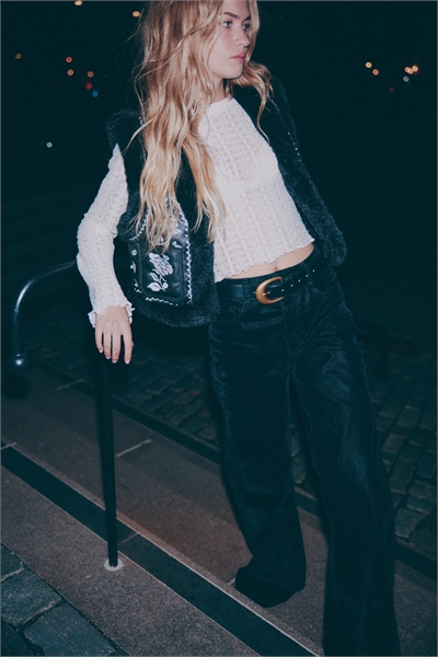 Жилетка с пушистой отделкой 1303276001