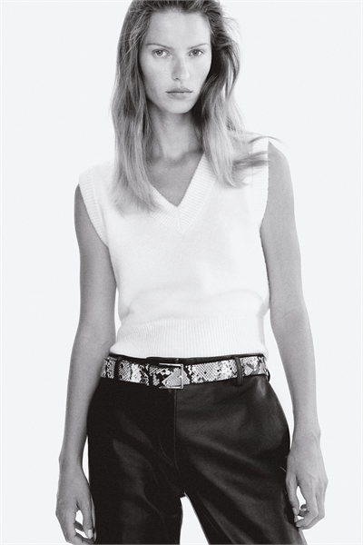 Короткий свитер-жилет 1300300001