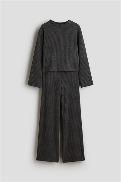 Комплект из двух частей: топ и брюки 1311049002