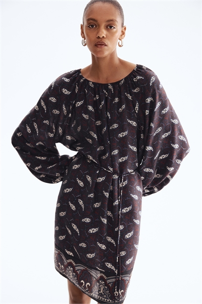 Платье с завязывающимся поясом в стиле оверсайз 1305526004