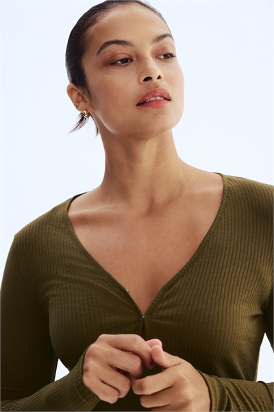 Топ из трикотажа в рубчик 1314852001