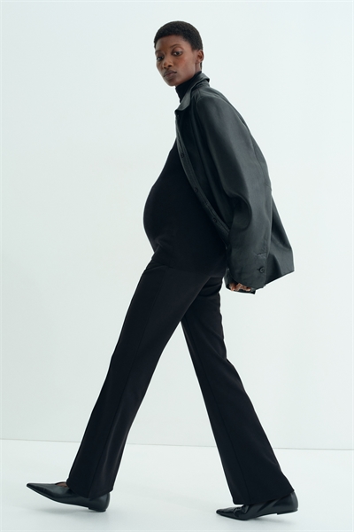 Брюки со складками MAMA 1247462001