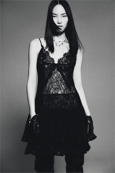 Кружевное платье на бретелях 1314966001