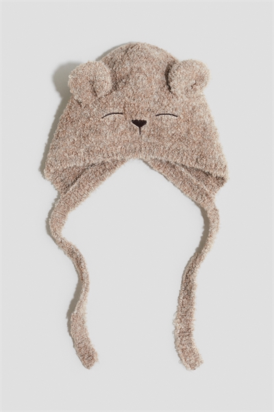 Чепчик из буклированной вязки 1301029002