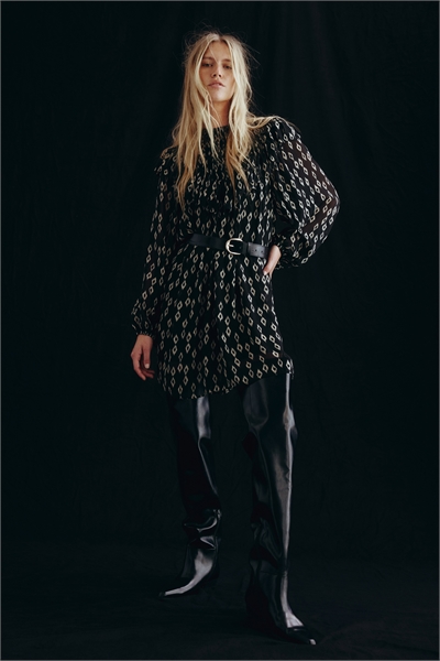 Платье-туника с отделкой из оборок 1307284001