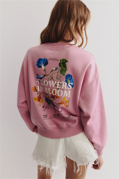 Толстовка с деталями из мотивов 1300584007