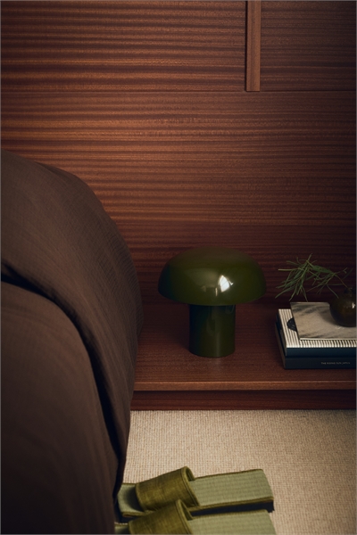 Металлическая настольная лампа 1225620014