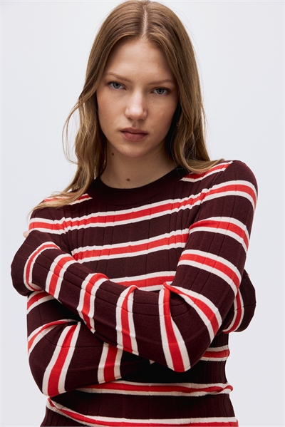 Топ из трикотажа в рубчик 1321621001