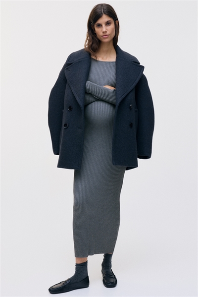 MAMA Платье-футляр с вырезом-лодочкой 1241136001