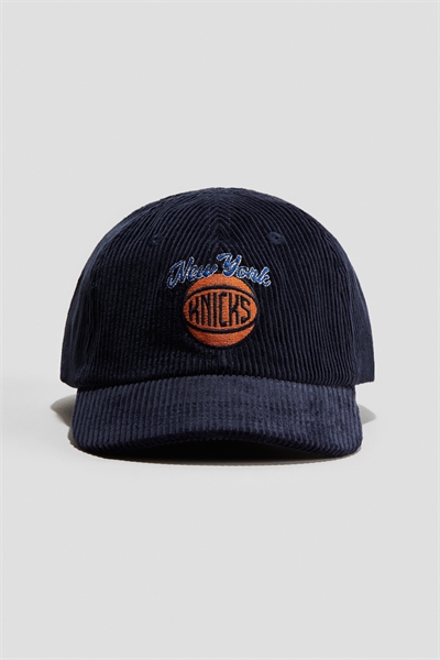 Вельветовая кепка с вышивкой 1305024001