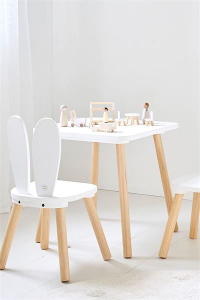 Детский столовый набор со стульчиками для зайчиков 1332002001