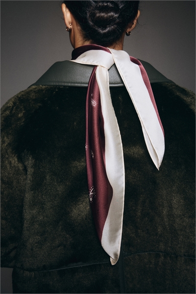 Шарф с узором 1229036069