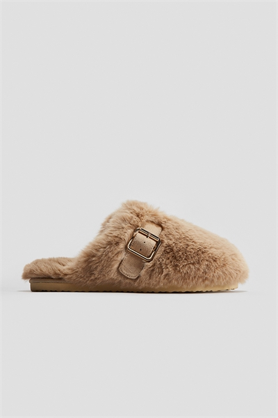 Пушистые тапочки 1310805001