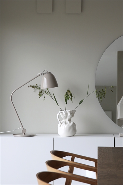 Наклонная настольная лампа 1335436001