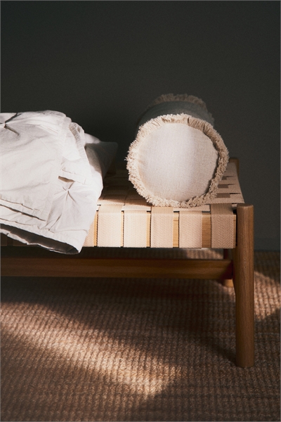 Болстер из льняной смеси с бахромой 1267287001