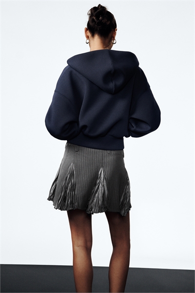 Мини-юбка с плиссированными вставками 1294069002