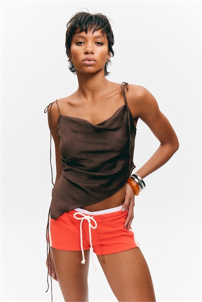 Асимметричный топ на атласных бретелях 1270986003