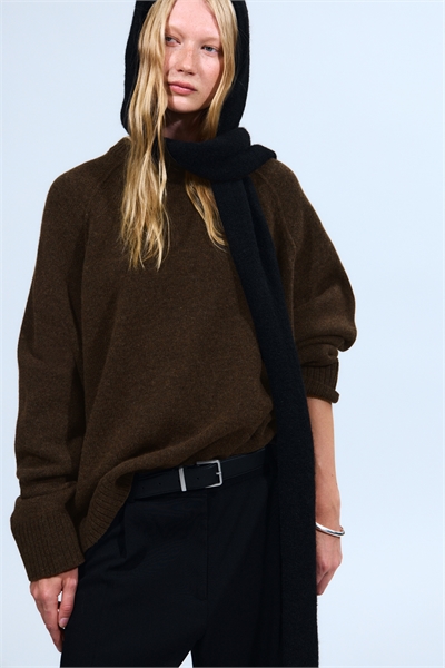 Расслабленный вязаный шерстяной свитер 1305221002