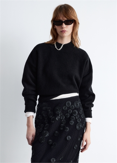 Свитер с вырезом под мокасины 1008611005