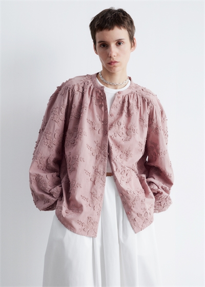 Объемная блузка с цветочной аппликацией 0954744030