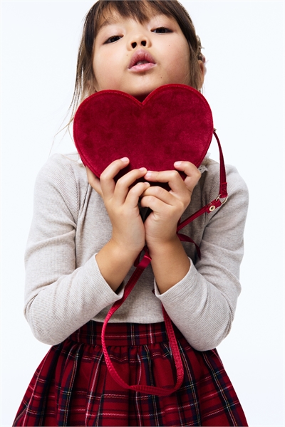 Сумка через плечо в форме сердца 1226382012