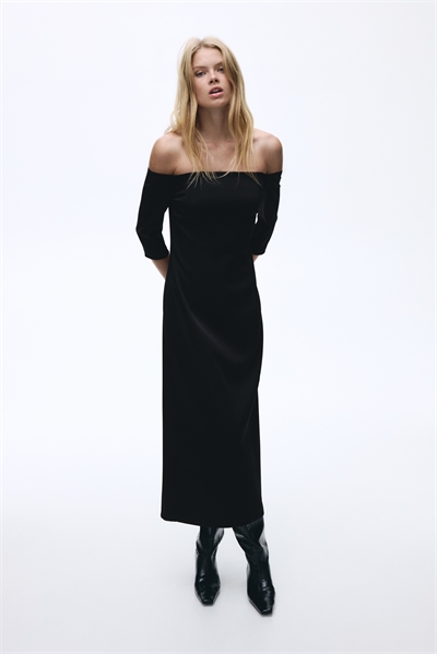 Платье на плечах 1295568001