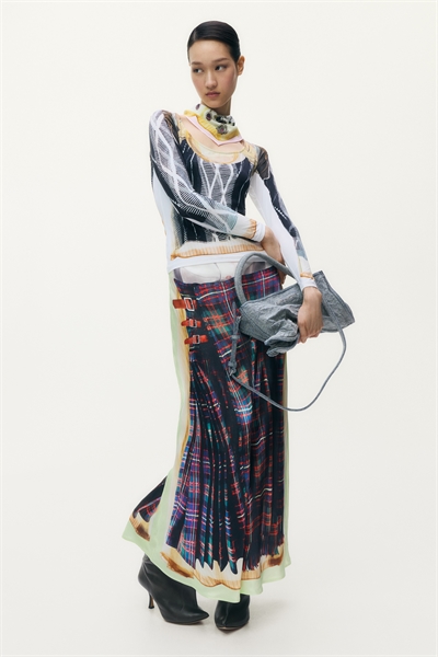 Топ с принтом 1298147001