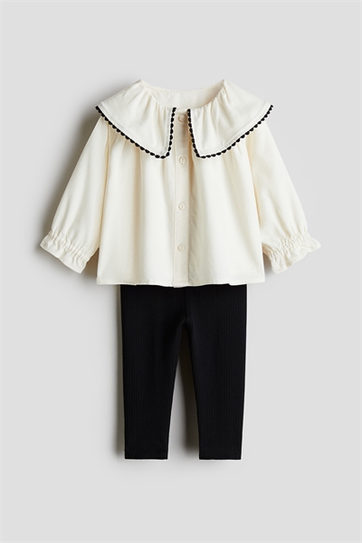 Комплект из двух частей: блузка и леггинсы 1253321004