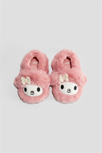 Пушистые тапочки 1244351001