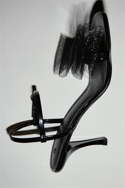 Сандалии с ремешками на каблуке 1304317001